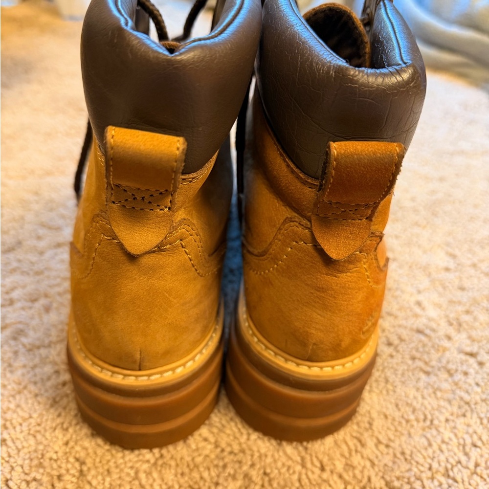 Woman’s Cheyenne valley timberland boots size 9 - Picture 3 of 9